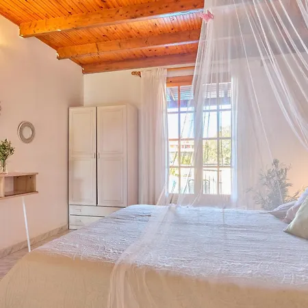 Georgia Apartman Szidári